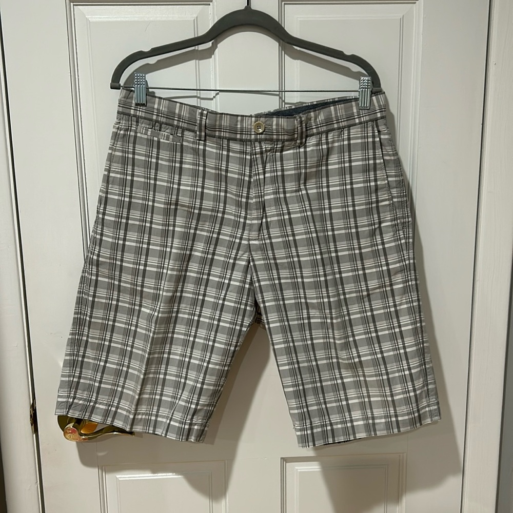 Men’s Banana Republic gray/white shorts-size 32
